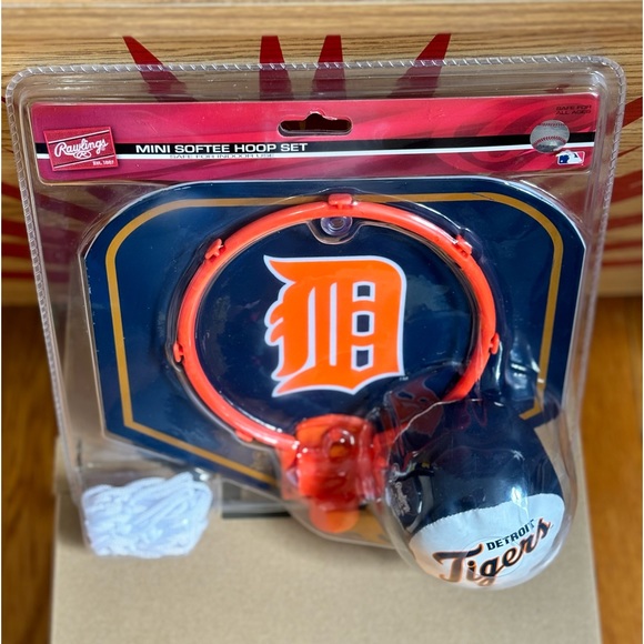 NEW! 2012 Rawlings Mini Softee Hoop Set: Detroit Tigers MLB NBA Detroit Michigan - Picture 4 of 7